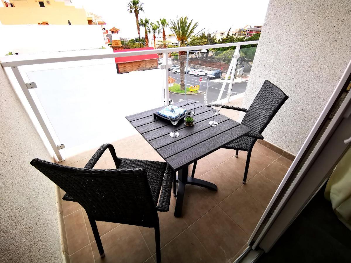 Lägenhet på 65 m² i Adeje, med 2 sovrum och 2 badrum  Costa Adeje  Exteriör bild