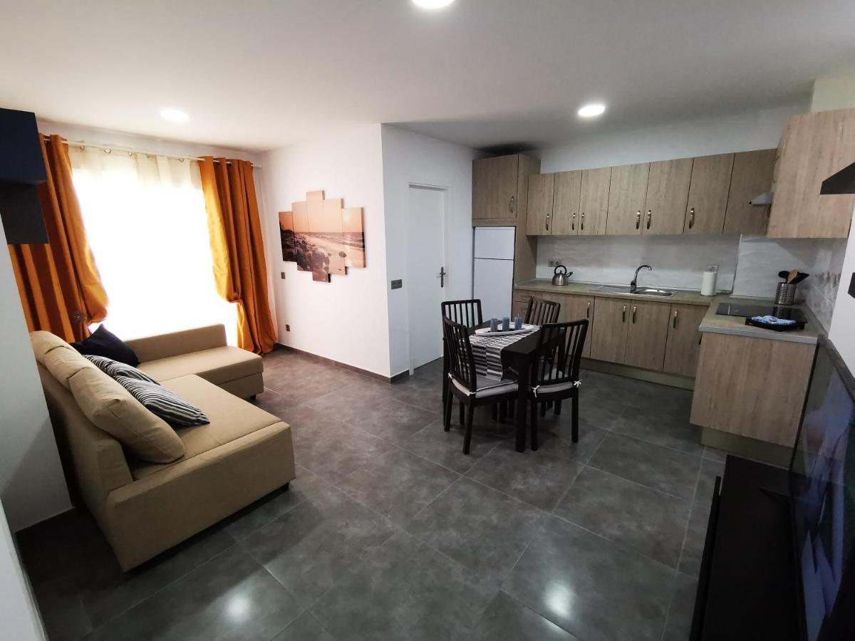Lägenhet på 65 m² i Adeje, med 2 sovrum och 2 badrum  Costa Adeje  Exteriör bild