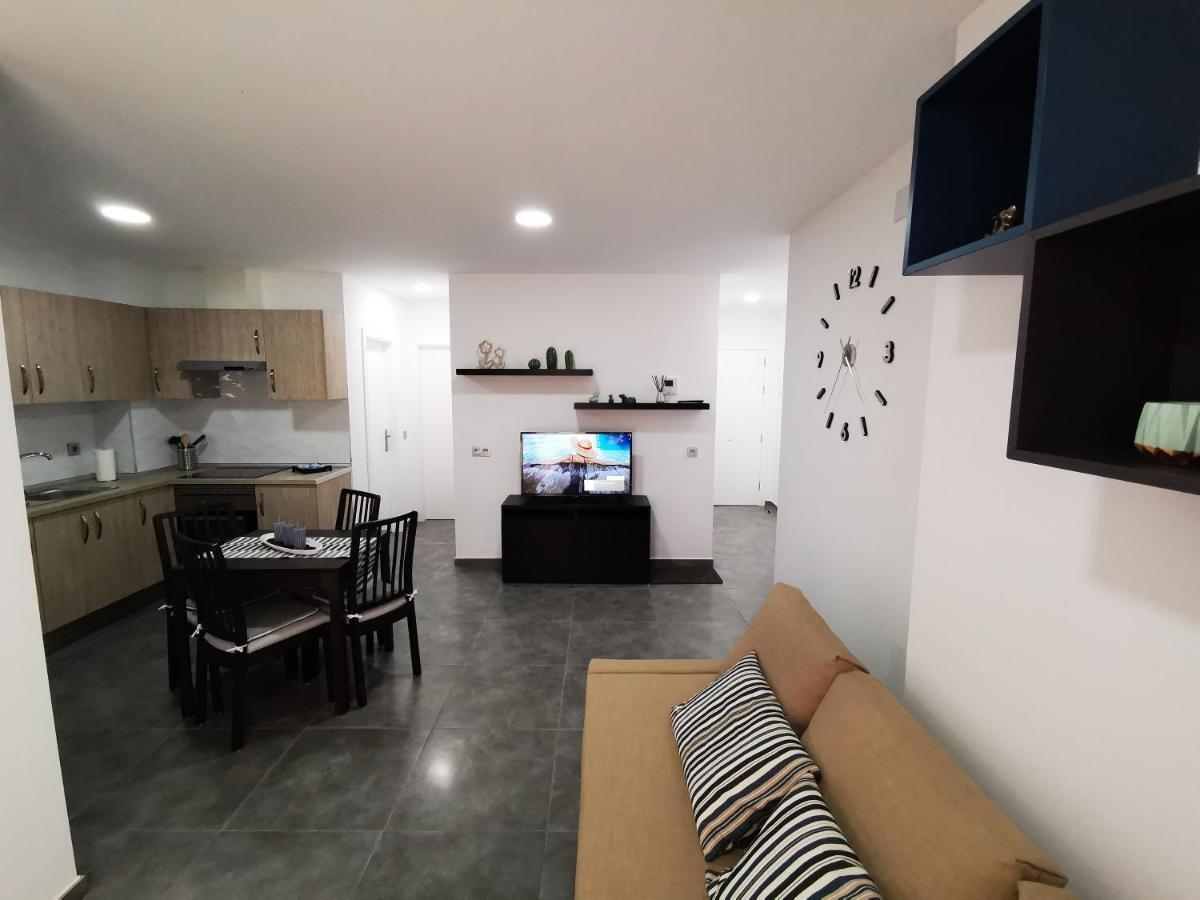 Lägenhet på 65 m² i Adeje, med 2 sovrum och 2 badrum  Costa Adeje  Exteriör bild