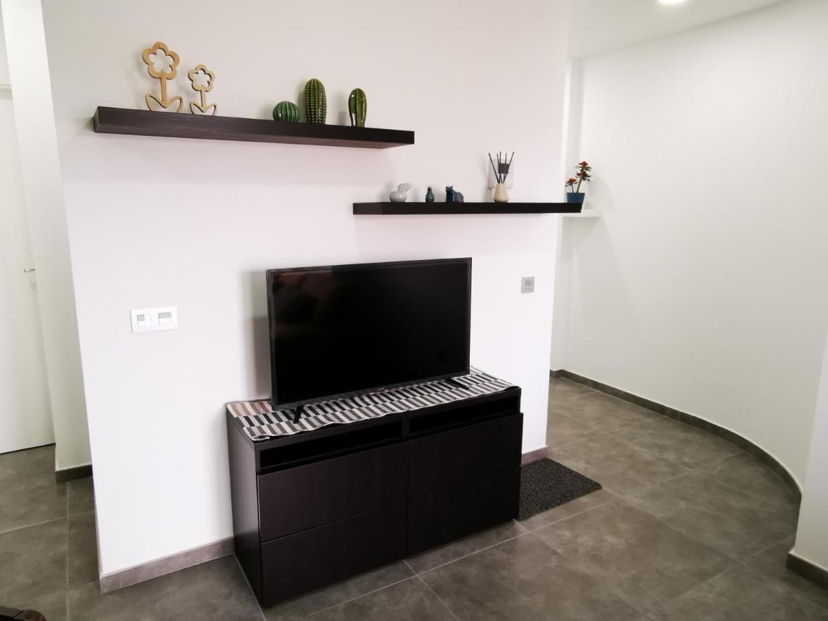 Lägenhet på 65 m² i Adeje, med 2 sovrum och 2 badrum  Costa Adeje  Exteriör bild