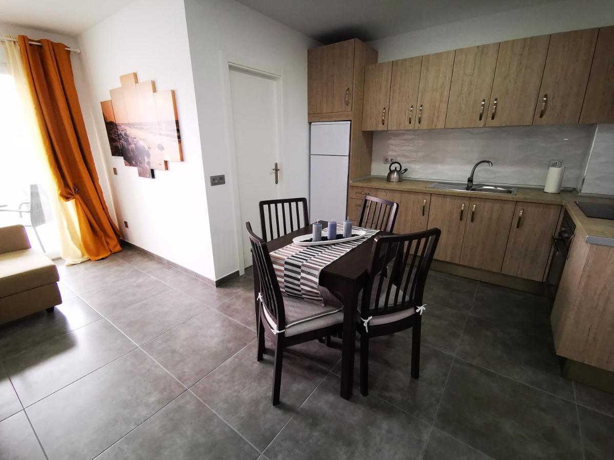 Lägenhet på 65 m² i Adeje, med 2 sovrum och 2 badrum  Costa Adeje  Exteriör bild