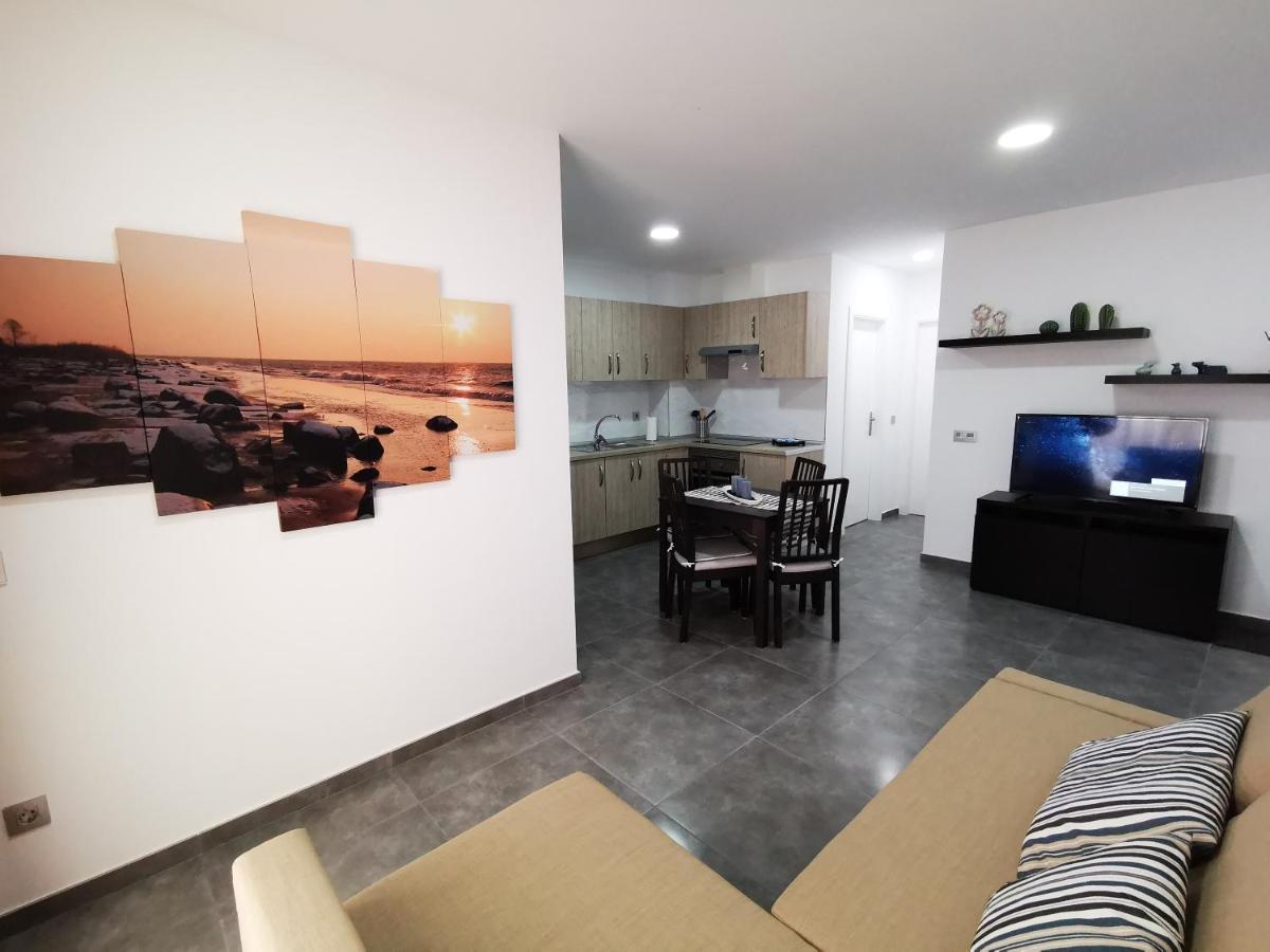 Lägenhet på 65 m² i Adeje, med 2 sovrum och 2 badrum  Costa Adeje  Exteriör bild