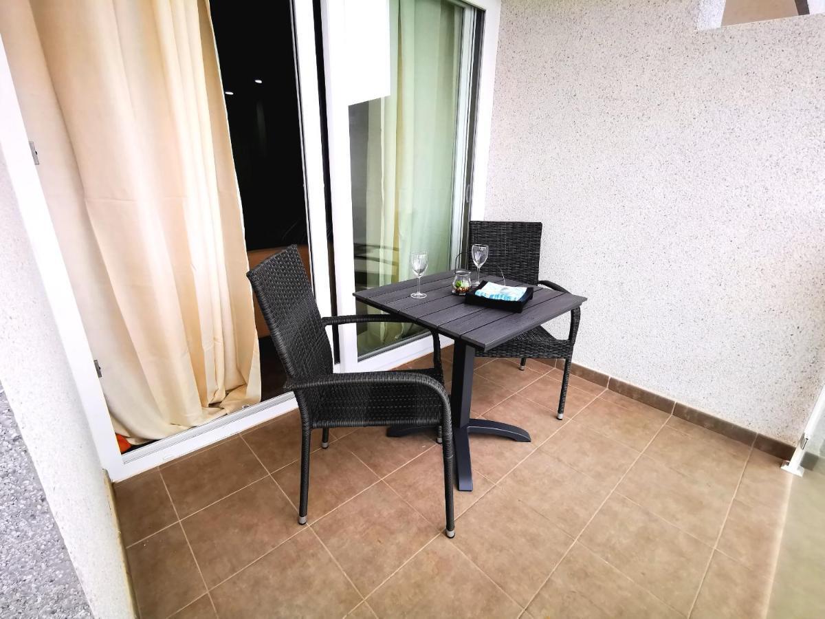 Lägenhet på 65 m² i Adeje, med 2 sovrum och 2 badrum  Costa Adeje  Exteriör bild